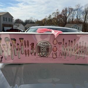 Glitz and Glam Makeup Brush Set (silver)